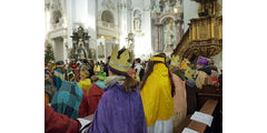 Aussendung der Sternsinger im Hohen Dom zu Fulda (Foto: Karl-Franz Thiede)